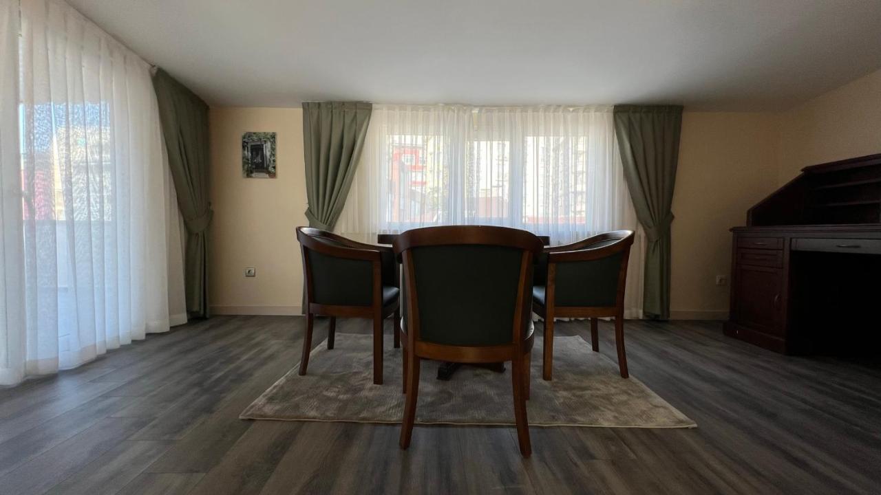 200 m2 muhteşem çatı katı, roof Apartamento Istambul Exterior foto
